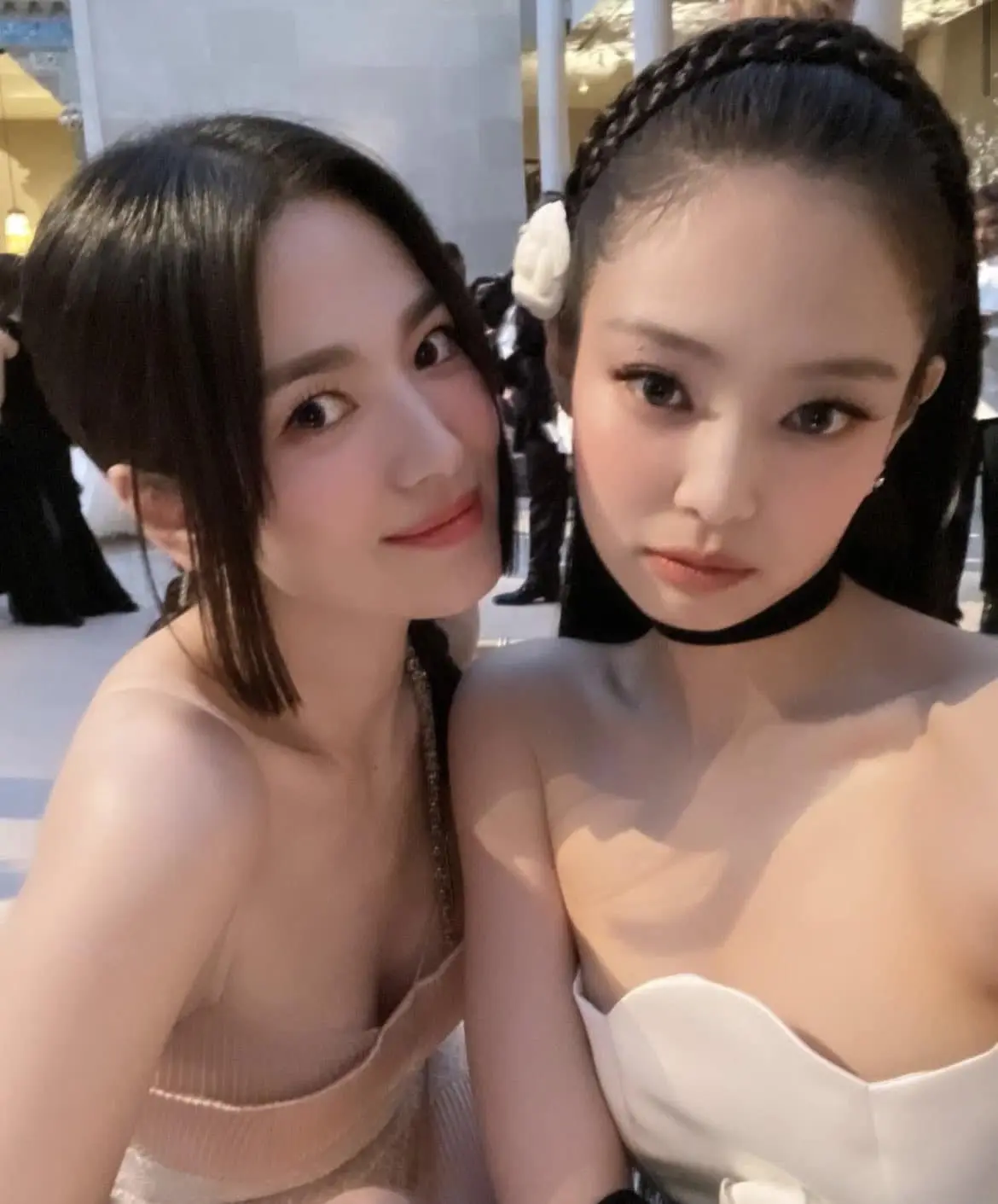 ym98v5 Jennie 1 01