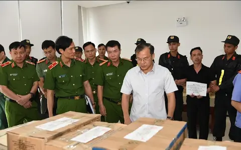 0ccnkm img7603 1763624608177168720581 0 0 739 1183 crop 17636246502861214725781