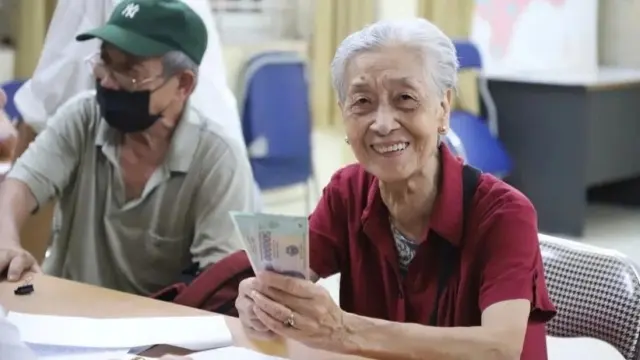 0m4hyx tro cap 1 1764147409