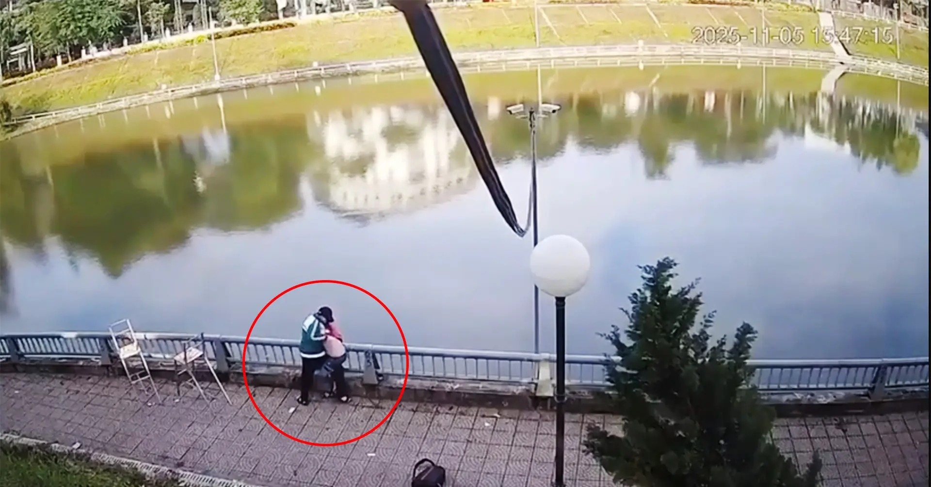 0rt3nw nam sinh lop 8 hanh hung day nan nhan xuong ho roi bo di o lao cai 3637