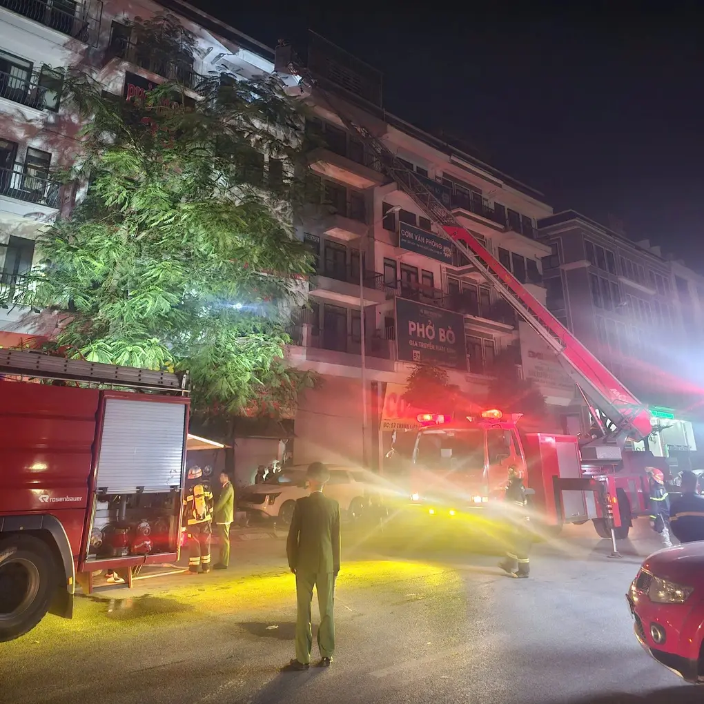 11xeg8 xe thang edited 1763952868356