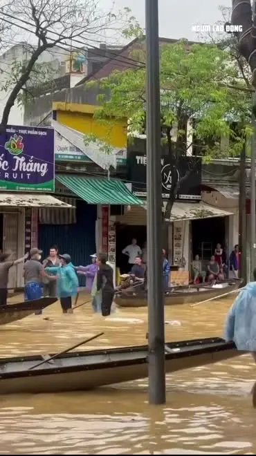 1p5ch3 1762177922 video9x16 ghe danh nhau 17621753172941356736844