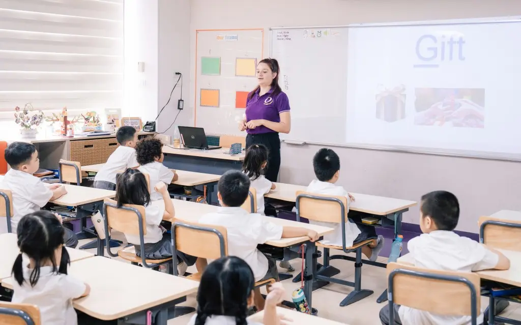 38bc4o hoc tieng anh 52025092217571720250922181805.5581820