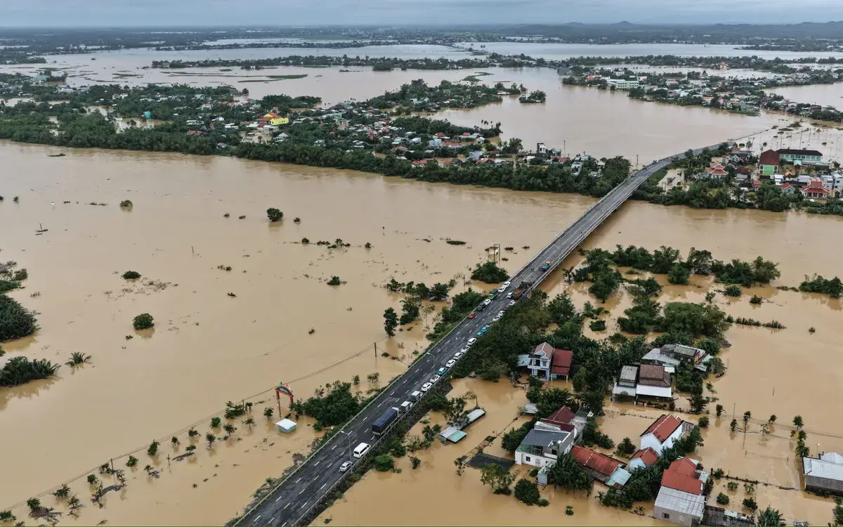 3jsg1j mua lu mien trung 73282464962293348063375