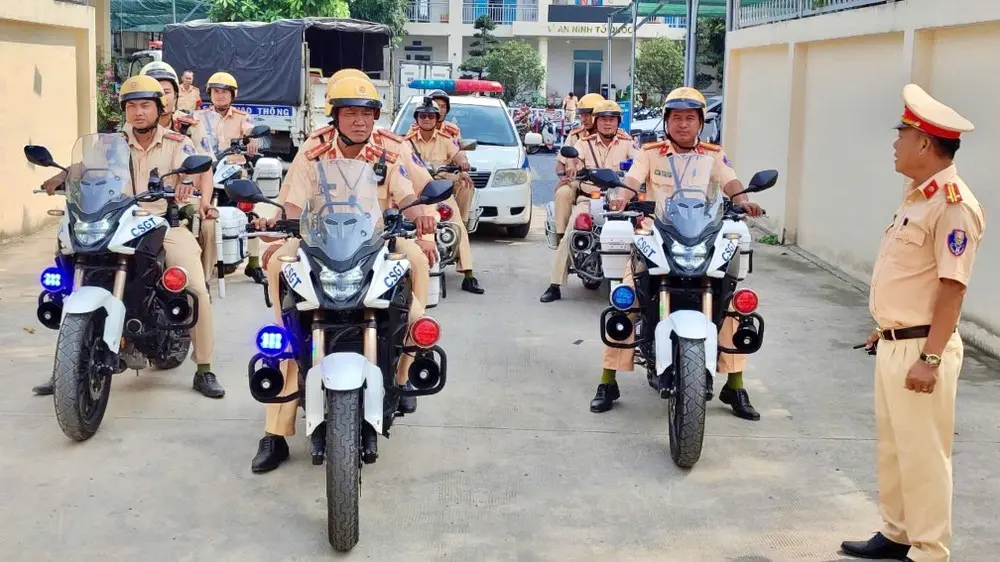 4lv9v3 image.plo .vn w1000 uploaded 2025 wohtohp 2025 04 04 csgt tp hcm dong loat ra quan dam bao an toan giao thong dip le gio to hung vuong 2 4475 5744