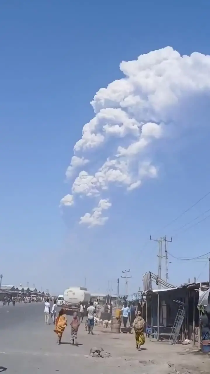 54b33w nui lua ethiopia phun trao sau gan 12 000 nam 1763988515