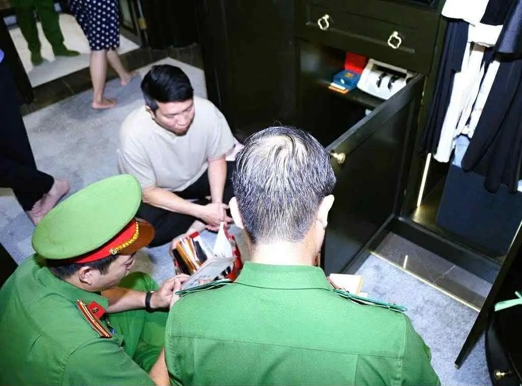 5prj1z c3e02403 df10 49e6 b0da fb0b5cf2ce1f 93081816805549368568761