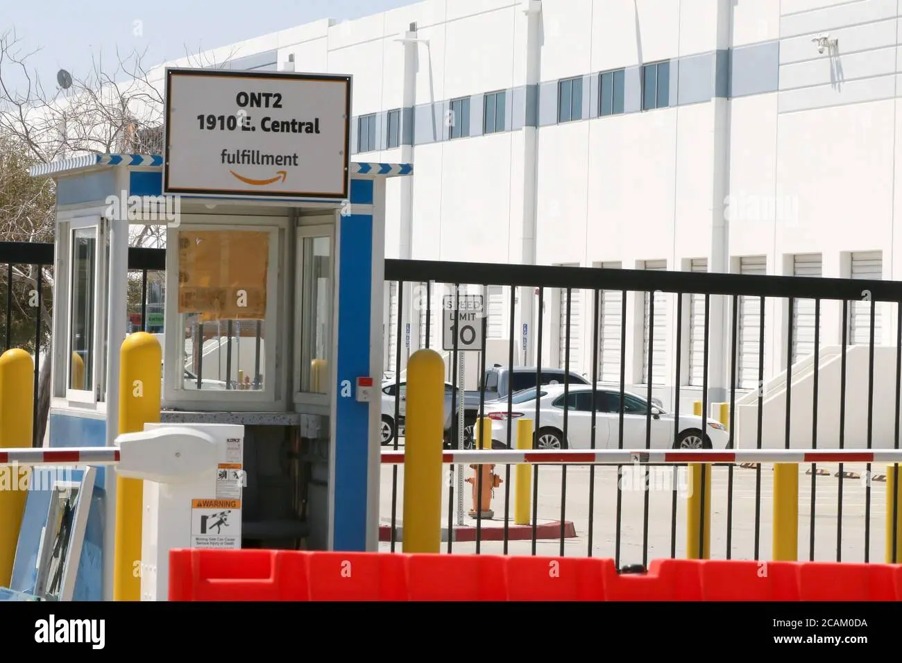 b7pdva los angeles apr 11 amazon fulfillment center exterior at the businesses responding to covid 19 at the amazon fulfillment center on april 11 2020 in san bernardino ca 2CAM0DA