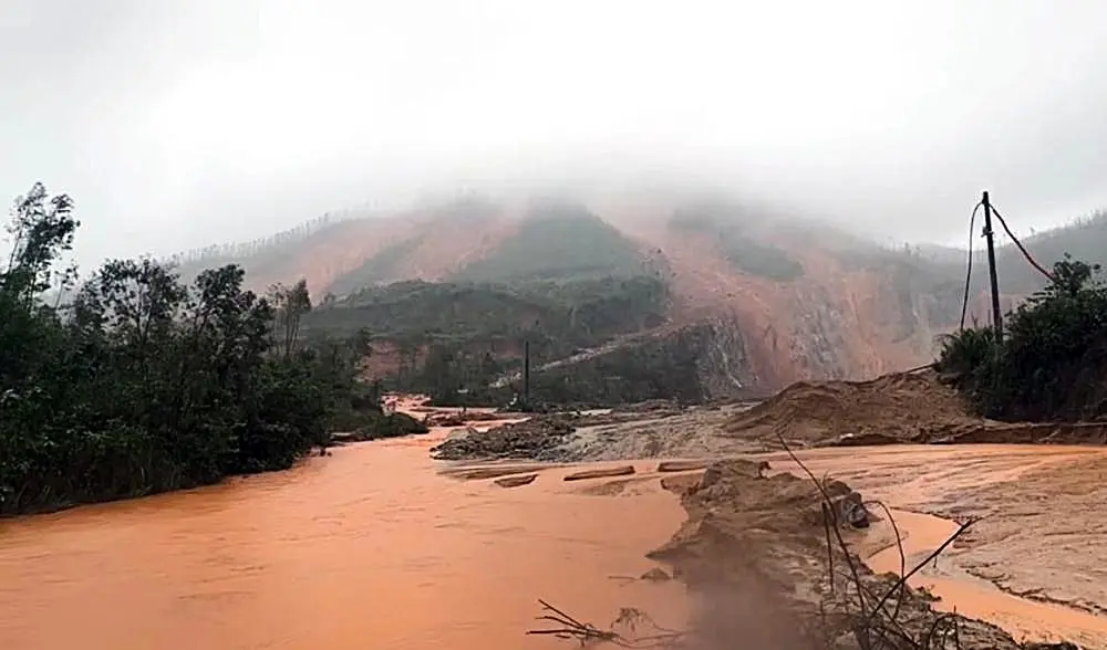 be9u3o sat lo nui ha tinh.jpeg