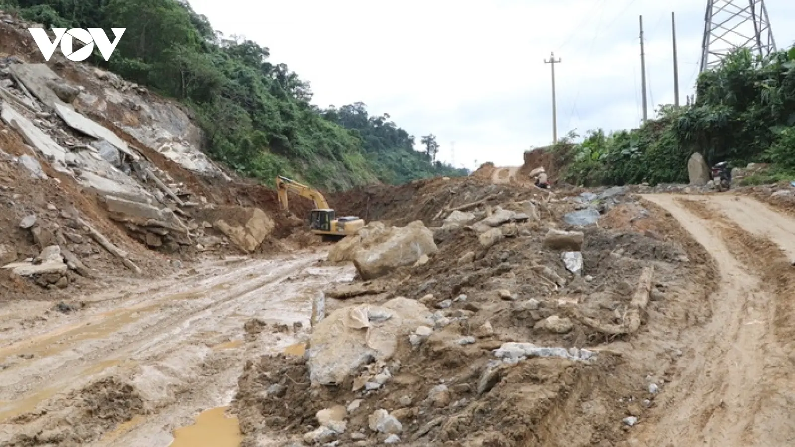 crm5tq quoc lo 14e bi chia cat nhieu ngay