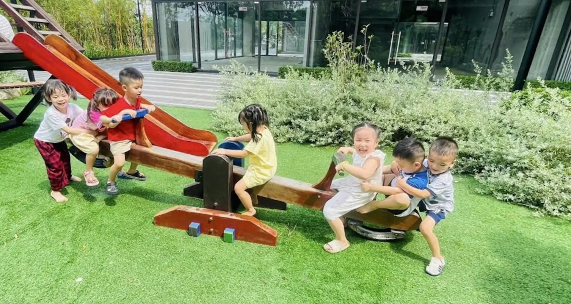 cwcue9 di lam luong khong duoi kip gia nha nhieu vo chong danh dua ra quyet dinh quan trong 3549