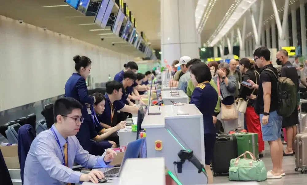 e0s0uk can hanh ly 2854 3072.jpg