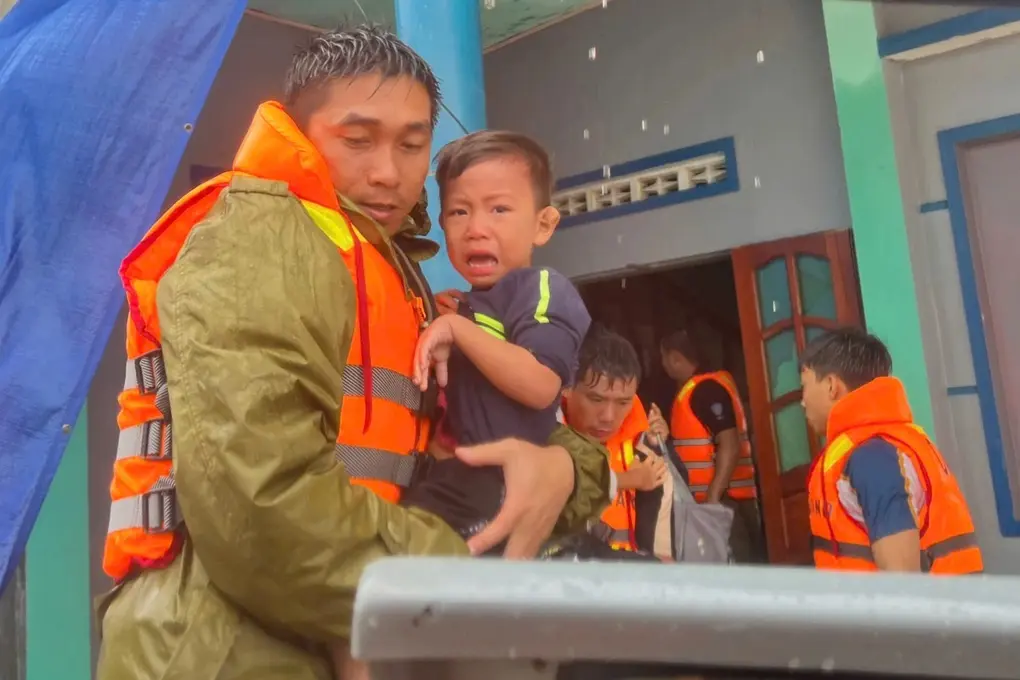 e4o78p dak lak tiep nhan 1 ty dong tu bao dan tri de ho tro nguoi dan vung lu 2 edited 1763880170844