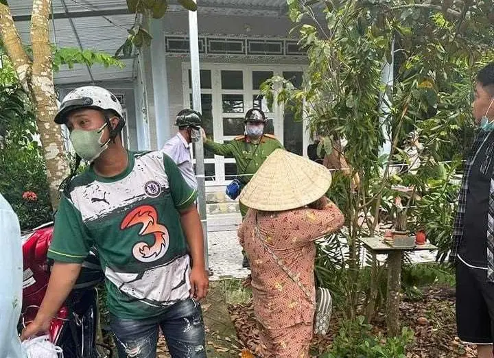 elicap 3 nguoi trong gia dinh tu vong 17016795697471731930557