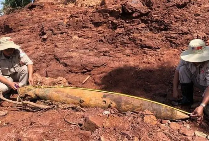 ffoq4c Phat lo nhieu qua bom khung sau mua lu o Quang Tri b1 1603980081 72 width665height449