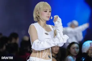 fyw24m minhhangkhaimactuanlethoitrang edited 1763006052454