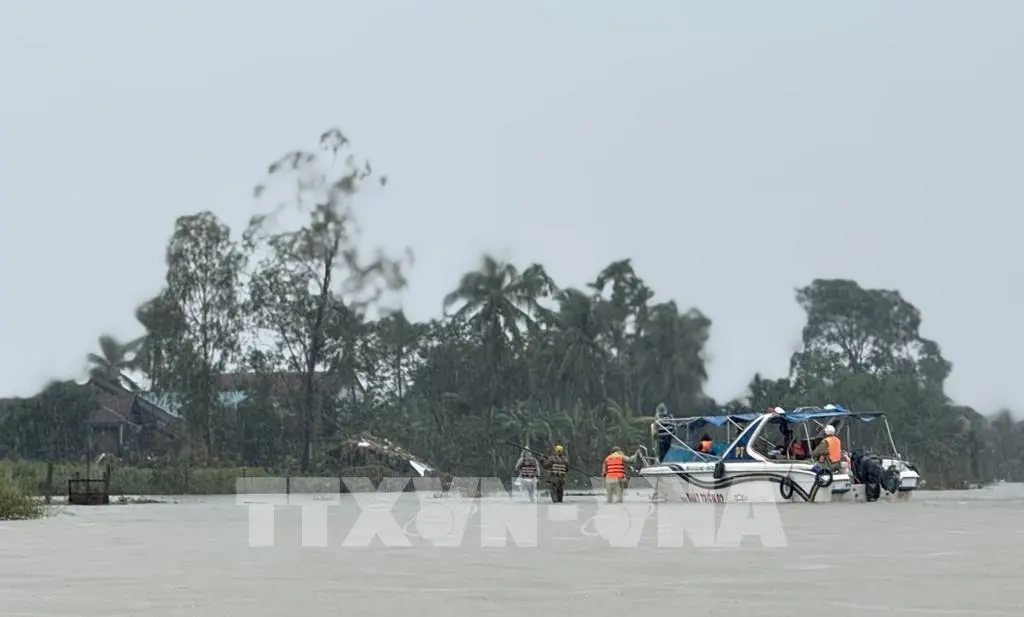 h4646m 145458 dak lak nuoc lu rut tiep can nguoi dan cung cap luong thuc