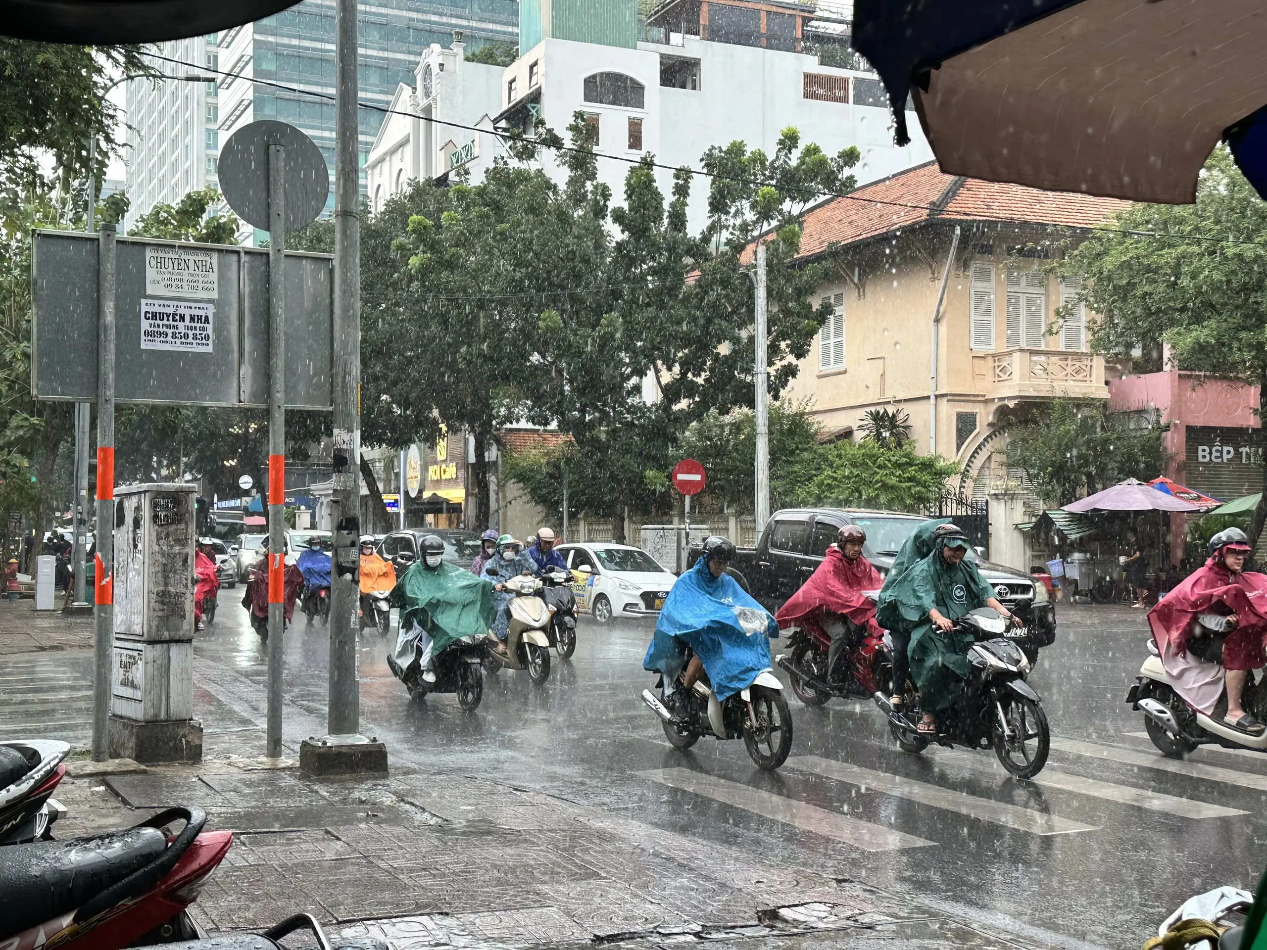 j7upgr b252f257642edf70863f 17314680918852016414364