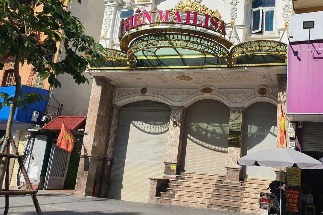 jh4c1d canh cua dong then cai tai tham my vien mailisa ha noi sau khi bi kham xet 2440