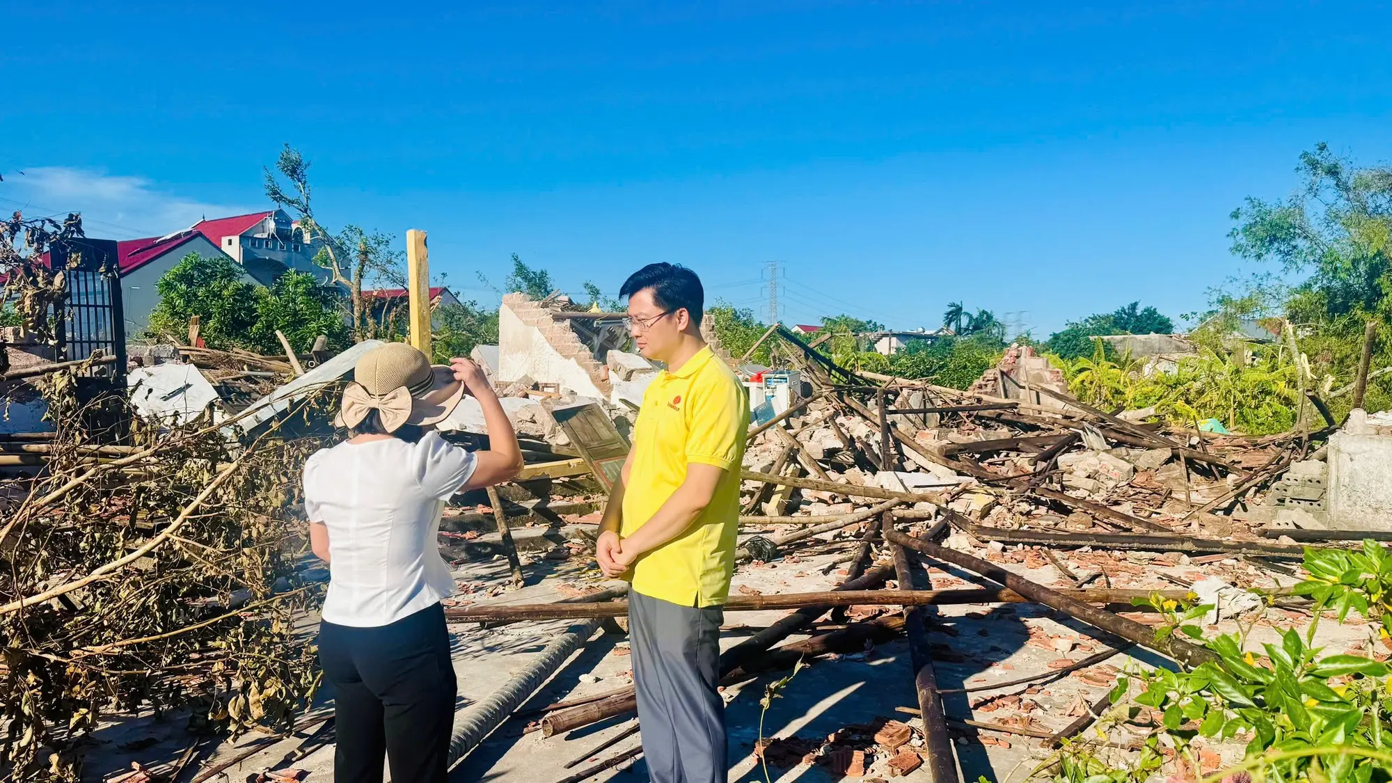 lyq5ys dai dien quy thien tam chia se voi ba con ninh binh sau mat mat thiet hai cua con bao so 10 1763967522962893774240