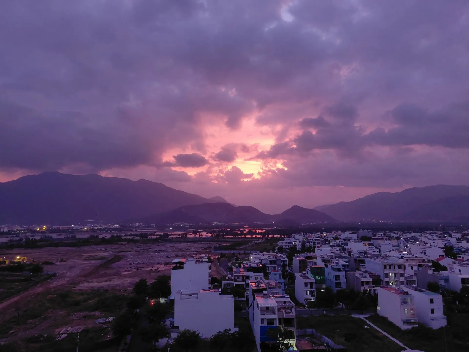 ndo8jf 588392357253278865302333774101 084526 1764122075941 17641220761302086236407