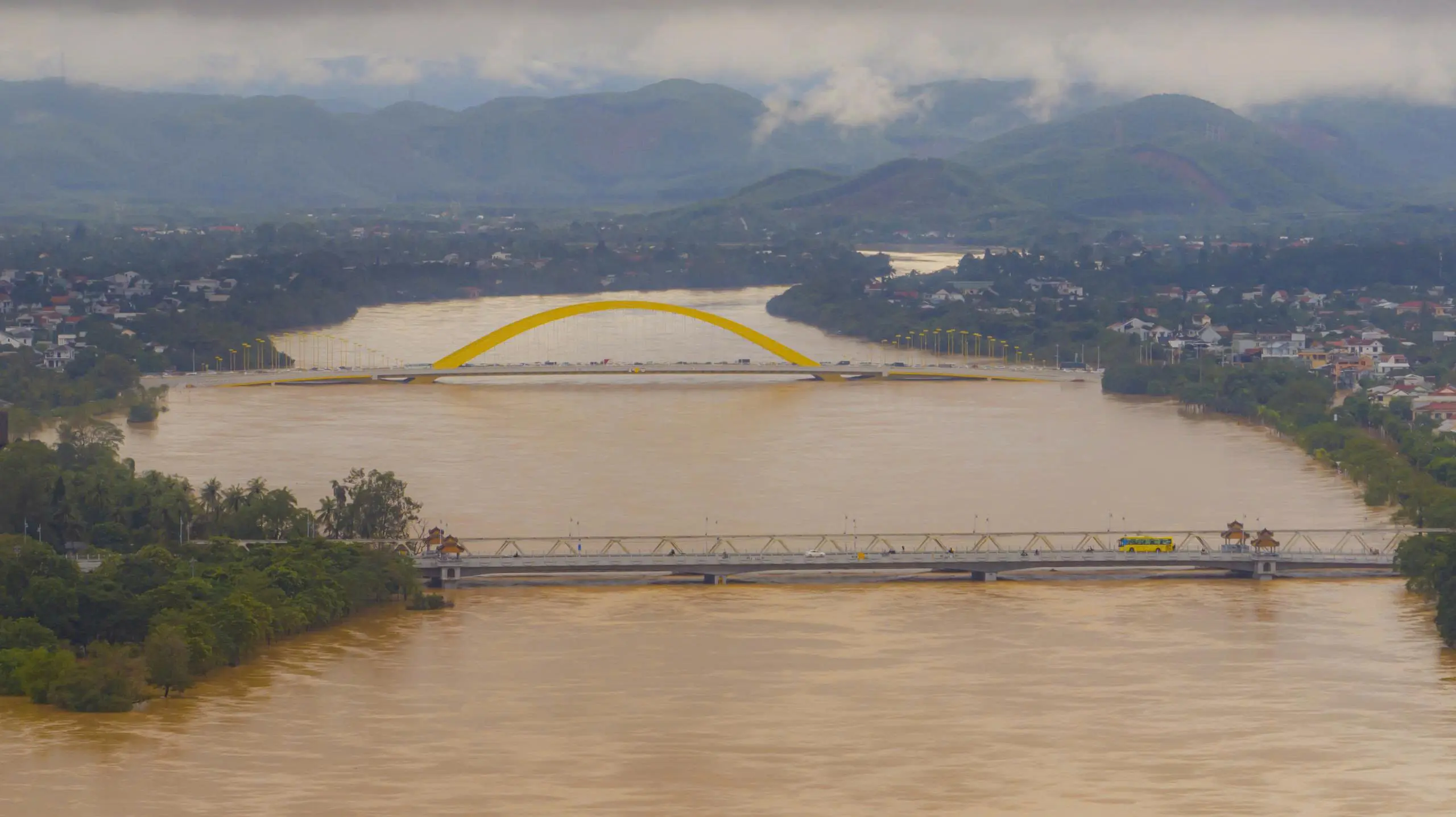 pjs2i4 toan canh tran lu thu 3 trong hon 1 tuan o hue nhin tu tren cao 2 17621629904671793683909