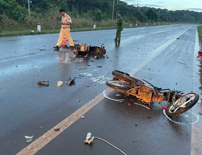 r1klrs hien truong vu tai nan giao thong o gia lai 2 nguoi thiet mang 2 nguoi bi thuong 09481558