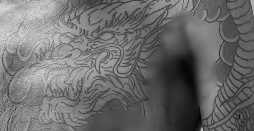 r61j4h tim nhan than nguoi dan ong co hinh xam rong chet o cong ben xe mien tay 9418 6198