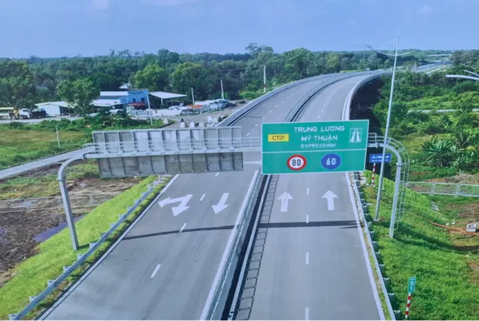 re10pt 1764237650046 trung luong my thuan 1764234034519658303371