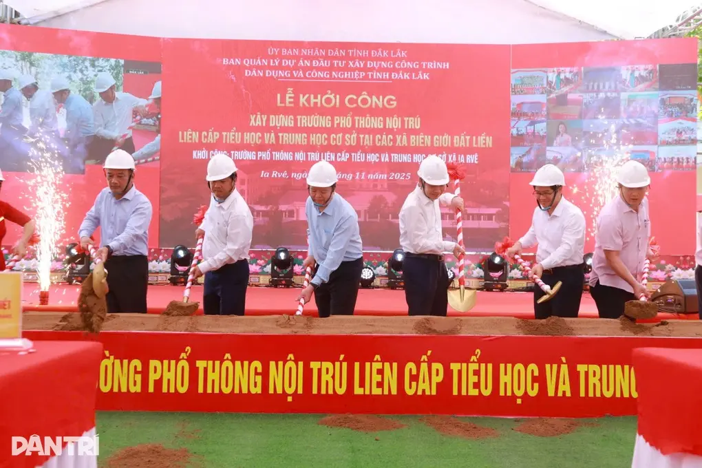 rr0en8 z7204655995820052d6eea3eb689bf49dbf8c51e1f92c7 edited 1762660524081