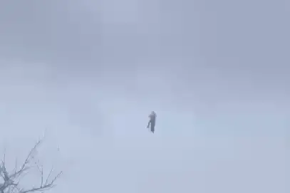 srqmwv nghet tho phut dung drone giai cuu nguoi dan mac ket giua lu du 1346