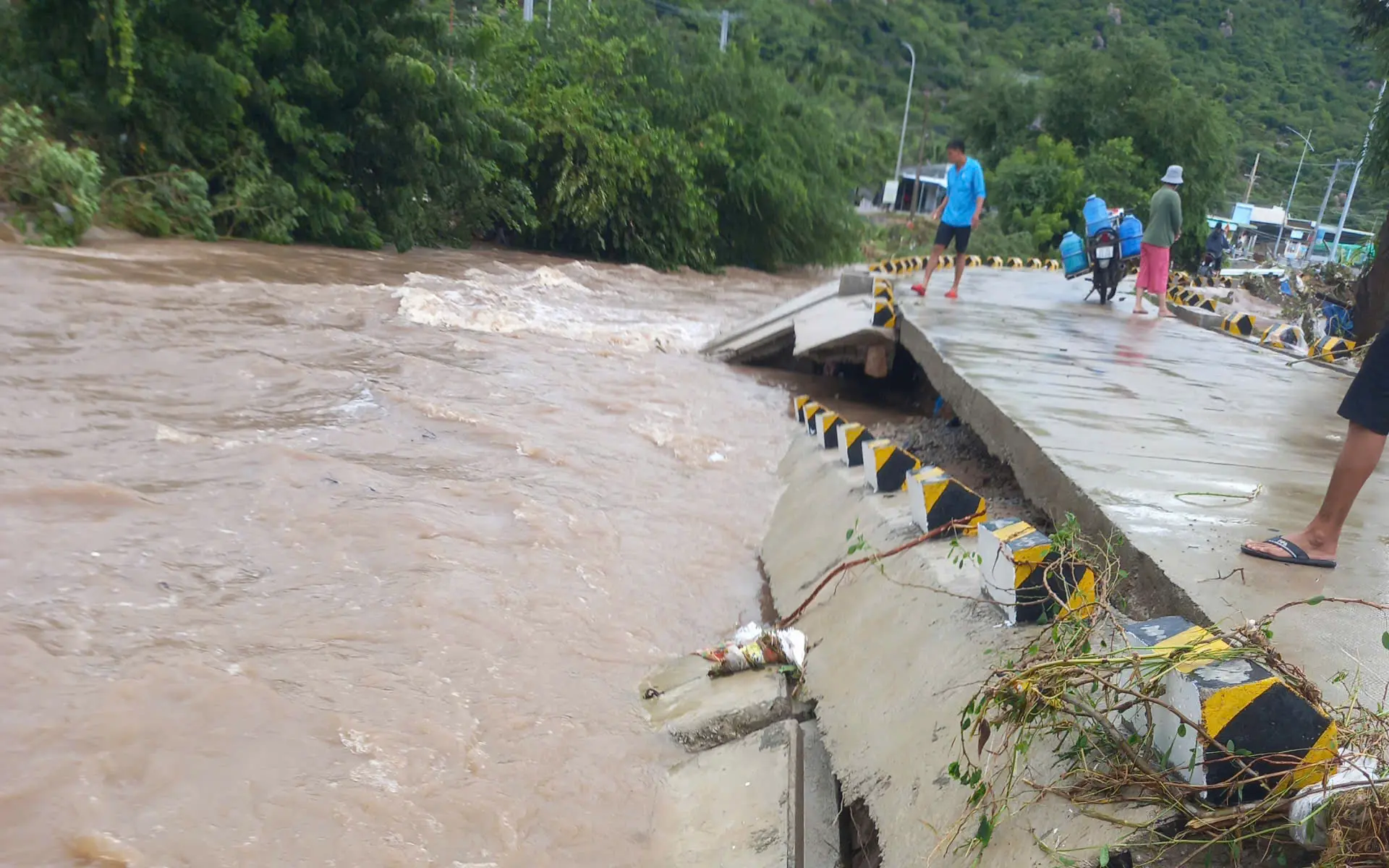 u9srl6 vinh hai 17635407612071561607111