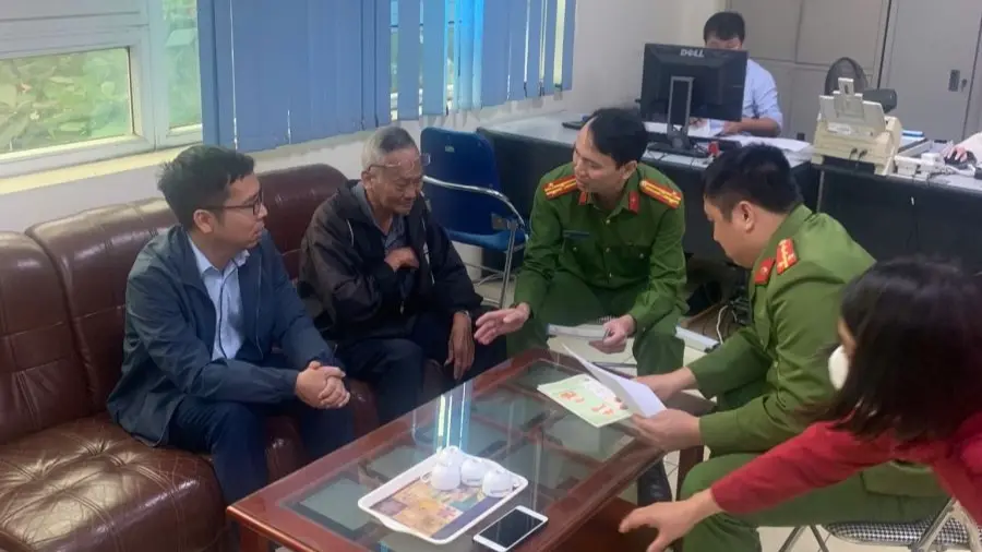 uccpv1 truong cong an xa luong tai truc tiep co mat ho tro tuyen truyen cho cong dan