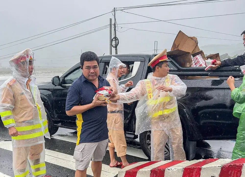 xly1s6 z7247782860727 ec92c1cb66a3afe1667fd0f74f607e5d 7653 5757.jpg