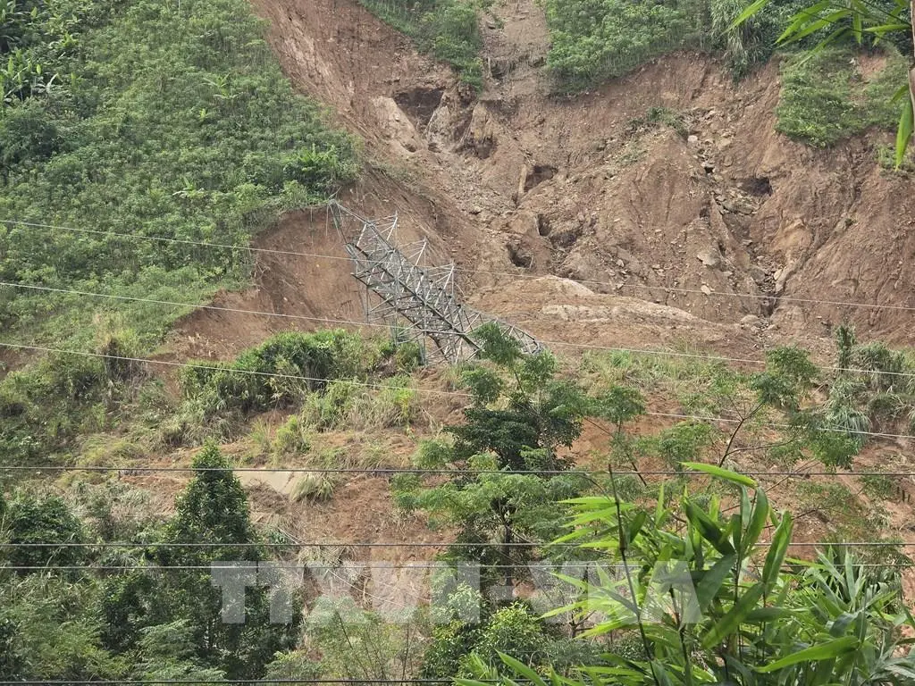 yajjda 144533 con do noi lo sat lo o vung mien nui da nang