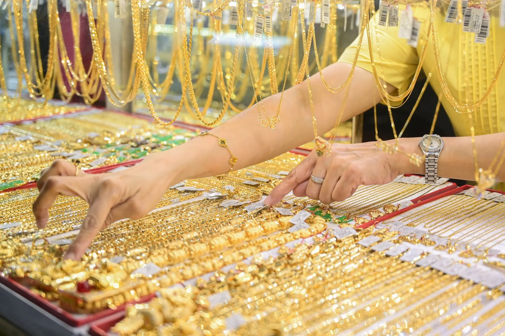 ybrpca gia vang hom nay ngay 4 11 1762258375975714528036