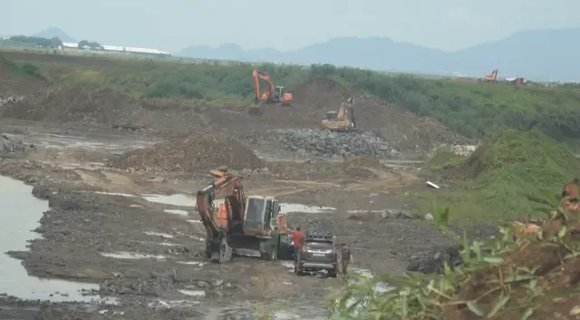 z42ykh da den 2 1754015579650911504863 03865398171777105654316