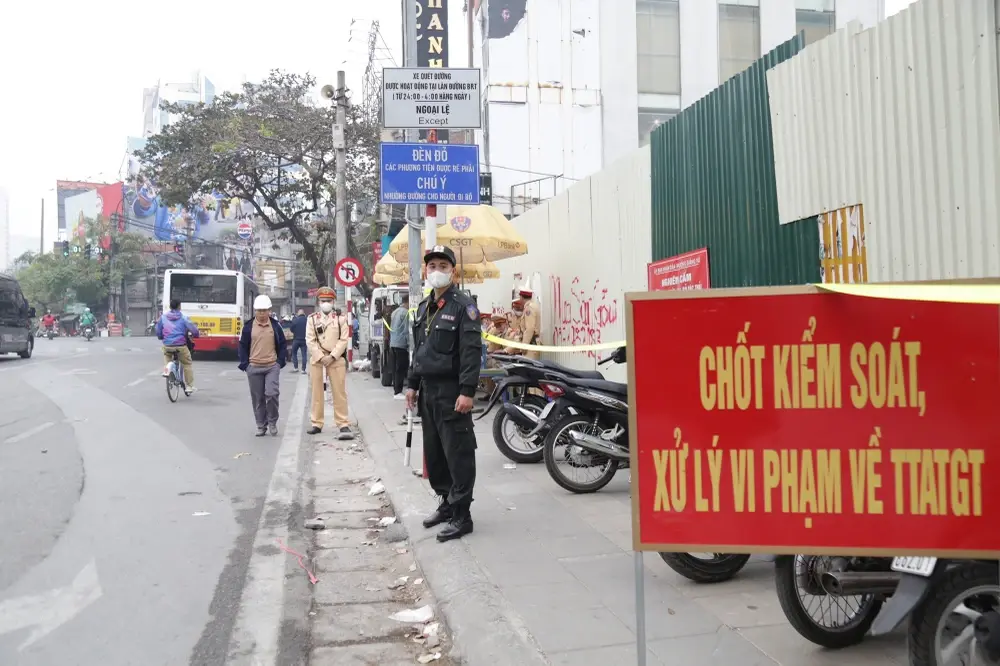 1rmjqj tang muc phat vi pham giao thong len 150 trieu dong luat nghiem nhung can nhan van va thuc tien 6298 8882.jpg