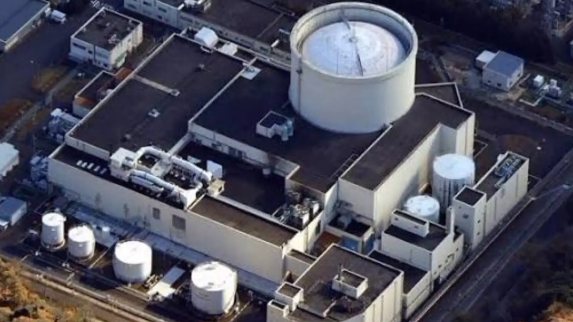 83pssk ro ri nuoc chua phong xa tai mot lo phan ung hat nhan cua nb.mpg snapshot 00.33.652