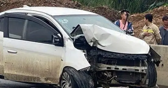 9dlkpw ca gia dinh gap nan tren cao toc la son tuy loan be 9 thang tuoi tu vong 2492