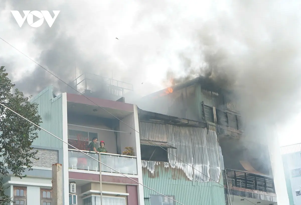 c74jwm ngon lua bung phat du doi