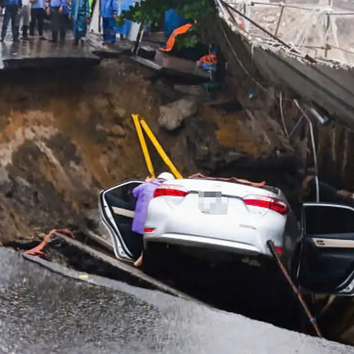 hdnc1s edit 3 12 vi sao xuat hien ho tu than o trung tam da nang nuot chung 2 o to 1 17647674880061460962835 264 445 630 1143 crop 17647675094831222431756