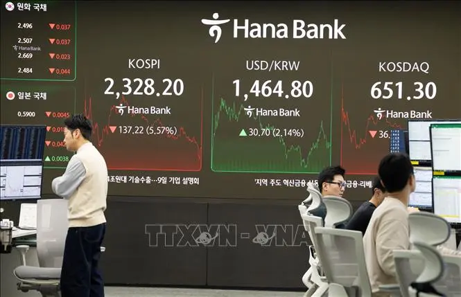 j8ixa7 chung khoan 221025