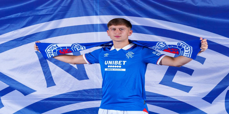 khoi dau cua mikey moore