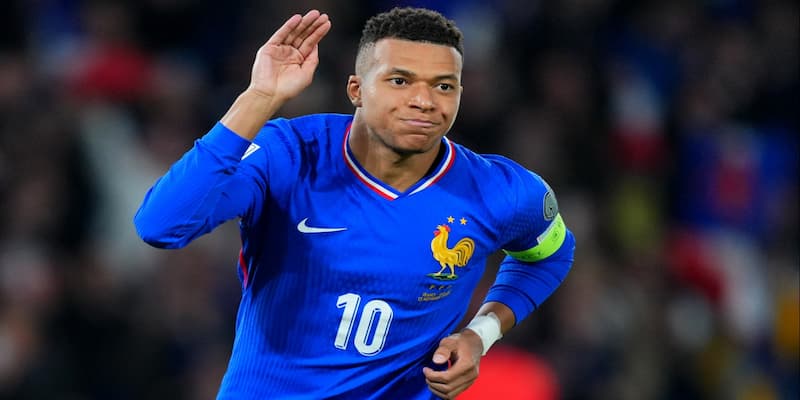 Sự nghiệp câu lạc bộ của Kylian Mbappé qua từng cột mốc đáng nhớ - Nguồn: 7M