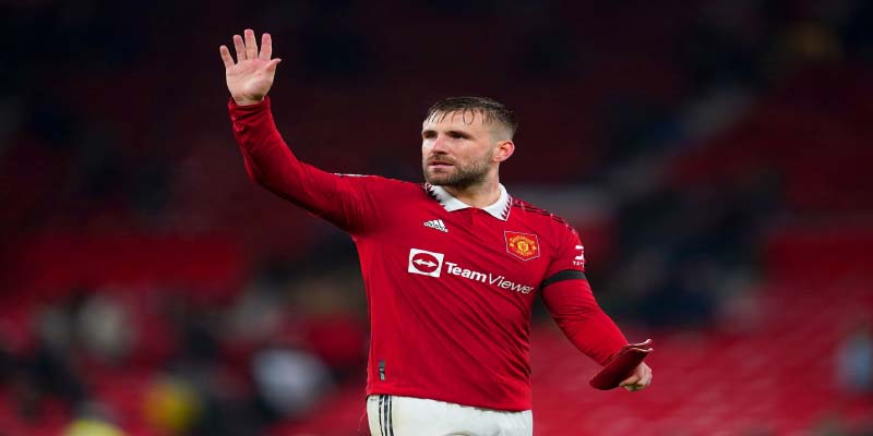 luke shaw tai man utd