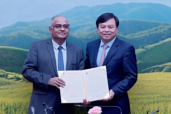 o7s06x tiep nhan vien tro edited cropped 1764940089643