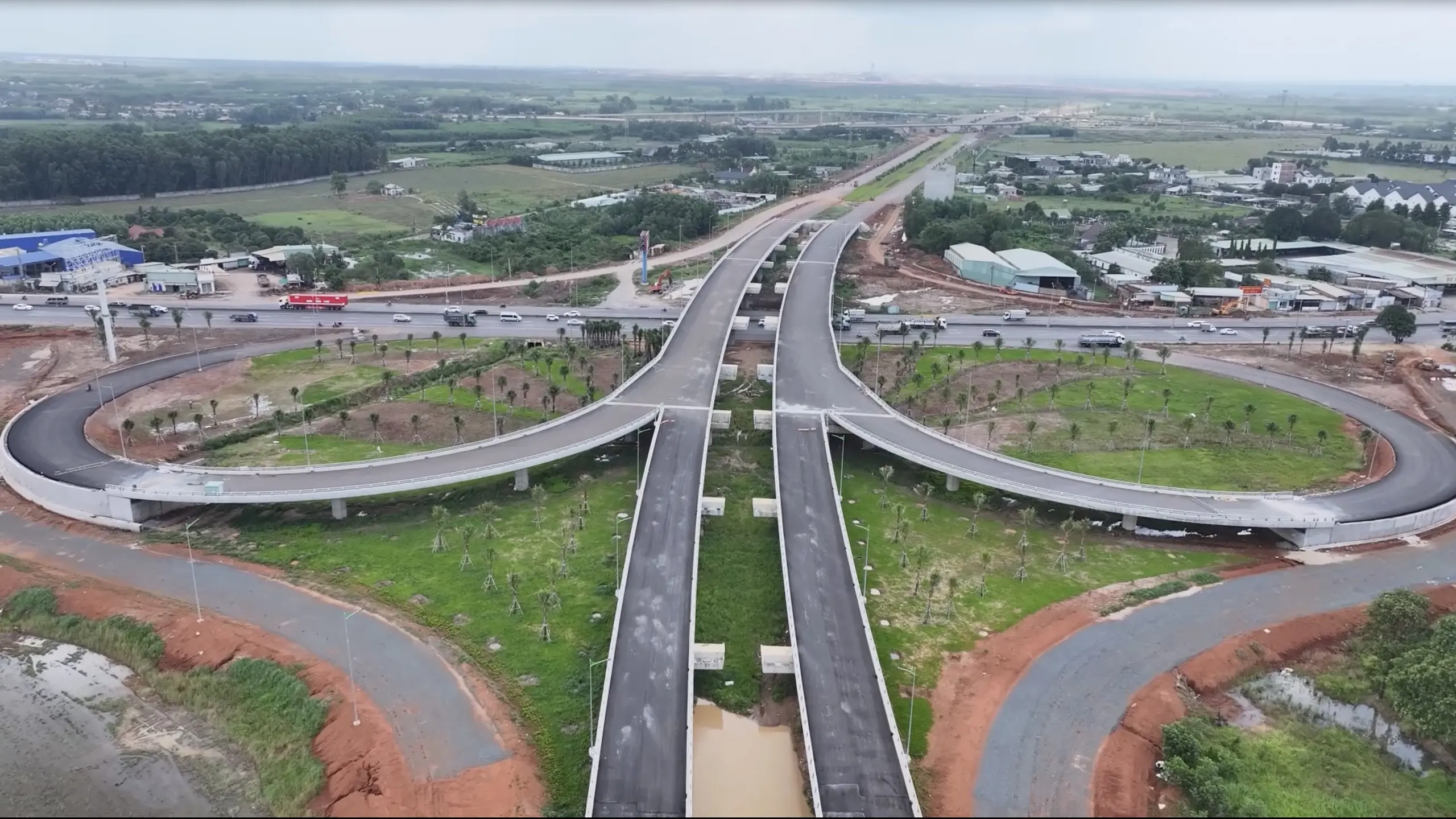 q4ahm1 a6 17551556736451313241772 1760155008407494101702