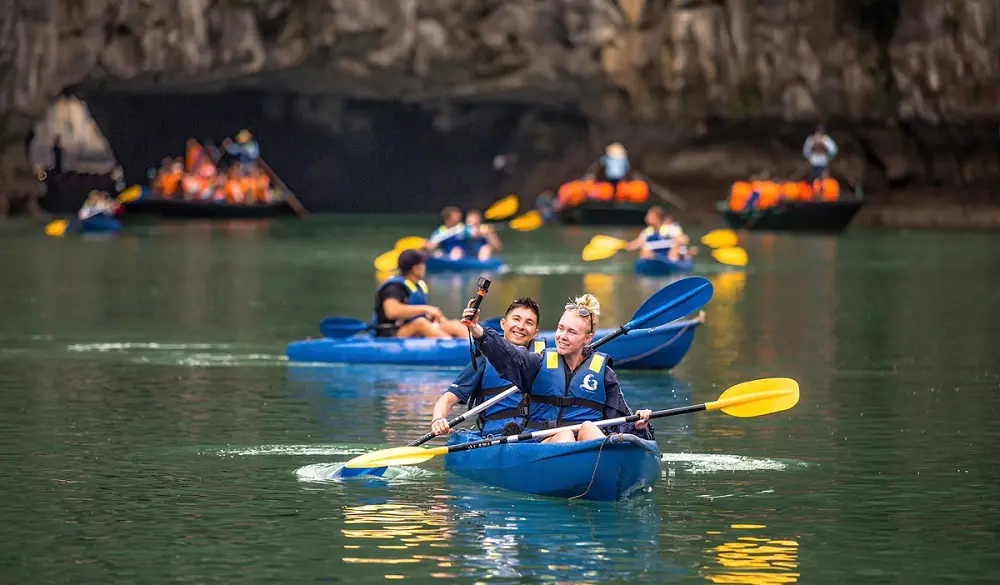 ufxbft du lich 20251207105848307