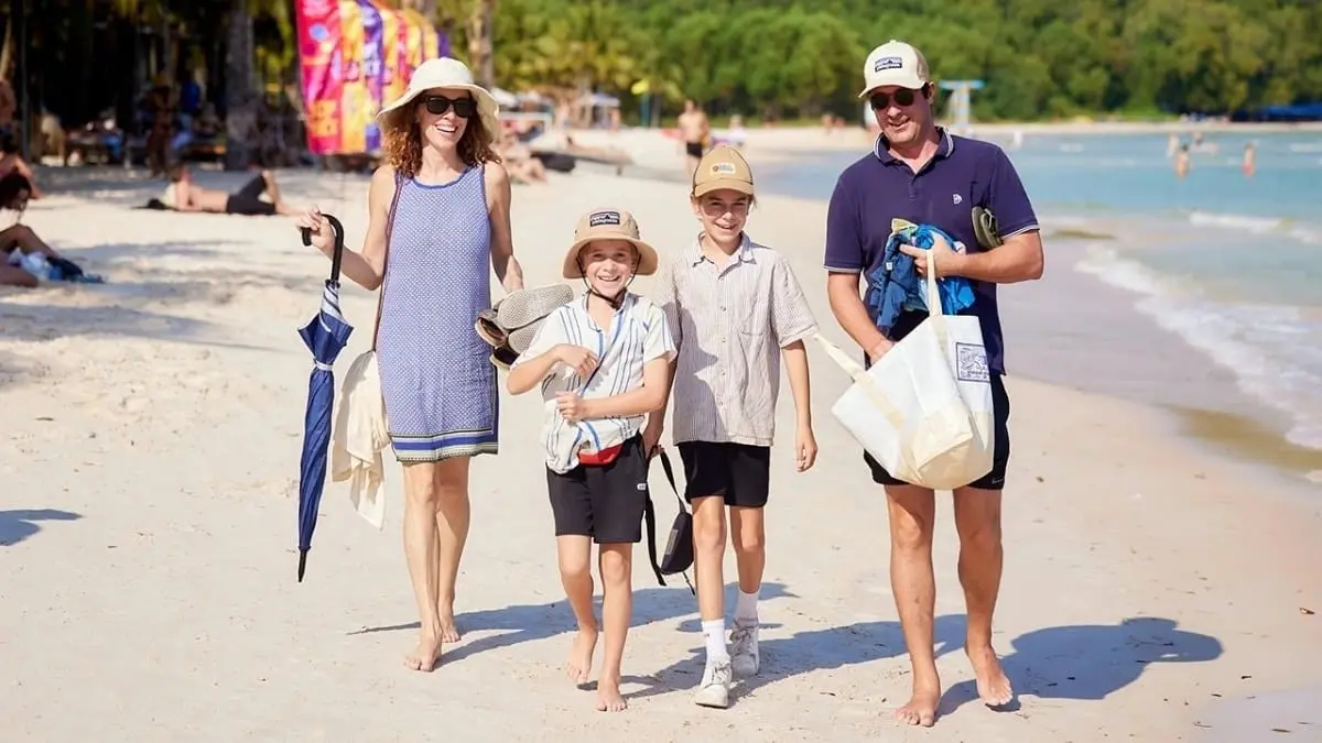 z2lz8a 1765620589144 khach qt 894